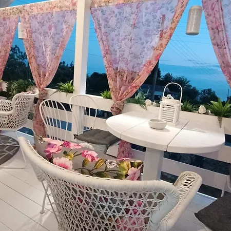 White Villa * Epanomi