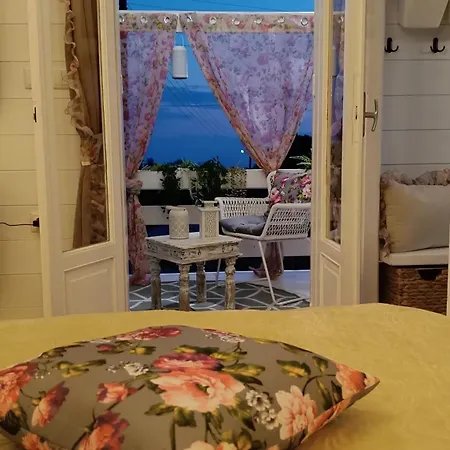Vintage By The Sea *