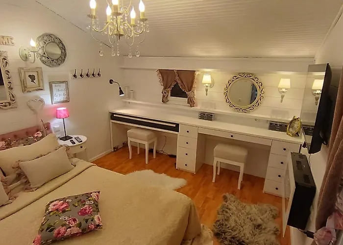 Nyaraló White Villa *