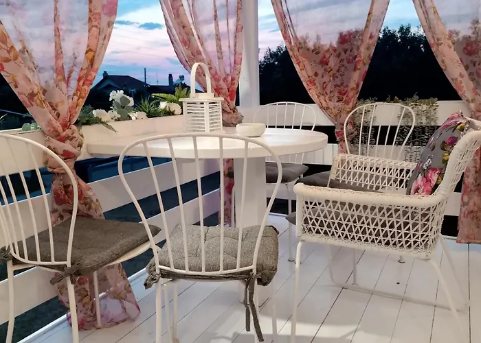 Nyaraló White Villa *